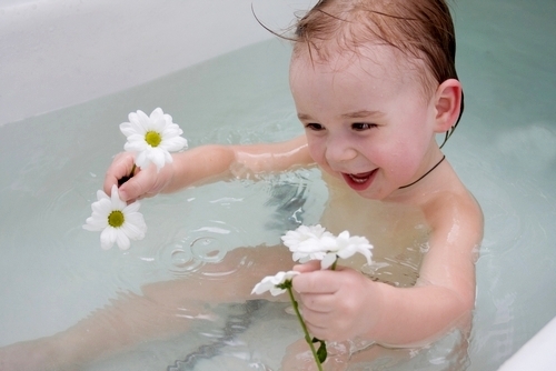 Как заваривать травы для купания ребенка